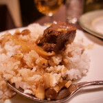 紅花別館 - （ビーフココット 1900円）　ココは最後にルーが余るんだよね〜 　辣韮ポリポリしつつ… 　ココットから直接すくってジュルジュル♪ 　コレがまま旨いんだよな〜