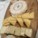 Epicerie Comptoir Mère Brazier - チーズ盛り合わせ