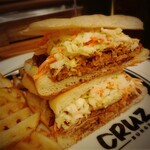 CRUZ BURGERS & CRAFT BEERS - 