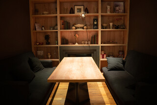 Shizun Daina Kiyo - 隠れ家のような半個室のソファ席は最大6名様まで対応可能。