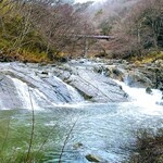 手打そば 峨廊庵 - 近くの何ちゃらって滝(名前忘れました)