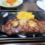 Ikinari Suteki - お肉は柔らかくジューシーで適度な霜降りのあるステーキでした。