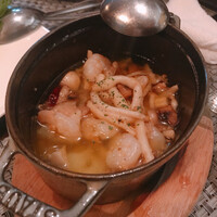 R restaurant & bar - 