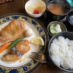 洋食屋満里奈 - 日替わりランチはポークジンジャーとブリの塩麹