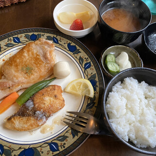 洋食屋満里奈_0