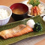 菜々家 - 【期間限定】銀鮭ハラミの甘塩焼定食