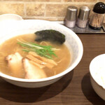 Menya Torinosuke - 醤油ラーメン（680円）