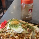 Okonomiyaki Enchan - おたふくソースを使用しているみたいです。