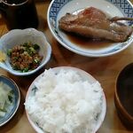 さ行や 龍川 - ランチ煮魚(きんき煮付)800円