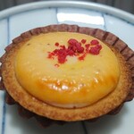 BAKE CHEESE TART - あまおういちごチーズタルト 300円