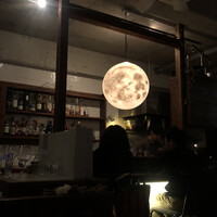 ワインとくつろぐ ツキアカリ - 内観