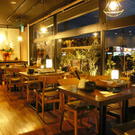 博多串 寅吉 - 店内テラス席もあります。