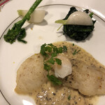 リゾートイン・ボヌール - 魚料理　ソースが美味しい　添えられたお野菜の火の通し具合抜群