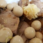 ラーメン二郎 - もはやネタでしかない豚トマトうずらちゃん