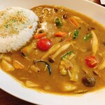 マカリモカレー - たっぷり野菜カレー