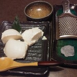 海鮮茶屋 魚吉 - 〈小野食品の日本一の手造り豆腐〉三種盛り合わせ640