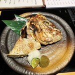 Niku To Sakananokurashiki Taikoban - 真鯛カブト焼き。280円