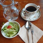 Ihatovu - サラダ・コーヒー