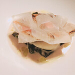 レフェルヴェソンス - キンキのグリエ　桜のブールブラン　わかめ　ウド