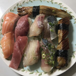 博多豊一 - サーモン 鮪 鯛 真鯖 うなぎ 穴子
            の６種１１貫