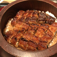 まるや本店 東京ミッドタウン店 - 昼御膳「さかえ」３９５０円、ひつまぶしサイズ変更１１００円。ともに税込み。ひつまぶし「まる」。御前でお願いしたせいか、湯気が上がることなく、迫力に欠けます。。。とても美味しかったですよ（╹◡╹）（笑）