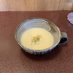ジャム cafe 可鈴 - 【週替わりランチ 1,050円】カリフラワーのスープ﻿。スープは必ず最初に出てきます。