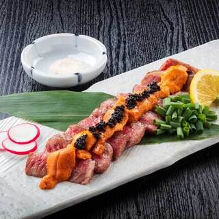 Grilled Shinshu beef shoulder loin topped with sea urchin