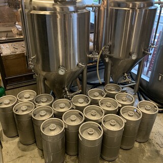 店内にブルワリー併設。お手頃に味わえるクラフトビールをぜひ！