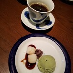Fukkan - 抹茶アイスとみたらし団子 小豆付き   コーヒー