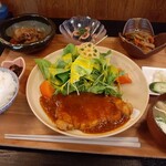 鮮魚料理 花･ミスマッチ - ポークジンジャーソース定食