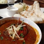 アロマズ オブ インディア - チキンアチャリ。