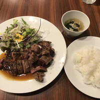 キャトルラパン 北梅田 - 1.5枚（300g）ステーキ、1100円❗️