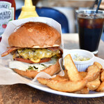 THE BURGER STAND FELLOWS - ベーコンチーズバーガー@1,600円