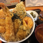 たま天 - 本日のサービス丼
            「カキとエビの天丼（ご飯大盛）」