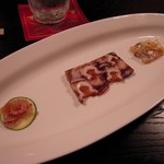 じん市 - 一品目：（左から）めぬけの皮のぽん酢・蛸の煮こごり・天然とらふぐの皮の煮こごり