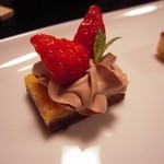 じん市 - いちごとチョコクリームのタルト