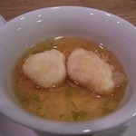 じん市 - 四品目：しろい茶わんむし。まふぐの白子の天ぷらを、うるいとふきのとうのあんで。
