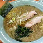 ラーメンショップ  - ラーメン中550円