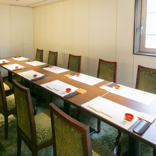 大小個室完備。接待やご家族でのお祝いごとなど特別な日に最適