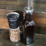 トラガス - 花椒と黒酢