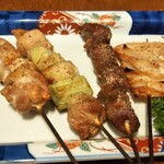居酒屋 ばんばん - 各種串焼き(モモ、ネギ間、砂肝、ナンコツ)