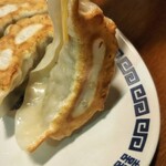 居酒屋 ばんばん - モチモチの皮でジューシーな餃子です！