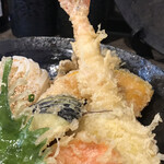 うどんAGATA - 天ぷらてんこ盛り