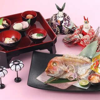 为您准备了许多充满日本文化气息的庆祝怀石料理。