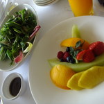 フルーツ盛り、サラダ