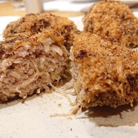 パルコ フィエラ - 北島豚粗びき肉と乳酸発酵したキャベツのメンチカツ