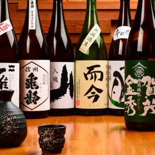 広島の地酒を始め、全国の銘酒も多数。隠し酒も、、、