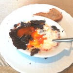 La Brianza - 黒トリュフのグラタンピエモンテ風、黄身の濃いものに変わって味わいコクが増したしおいしい。そしてつい、いつも撮影しちゃう。