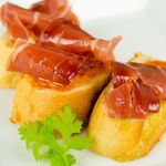 生火腿和番茄的意大利烤面包片《Raw ham&tomato bruschetta》