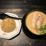 Ramen Hosokawa Honten - 元味（690円）＋半チャンセット（310円）